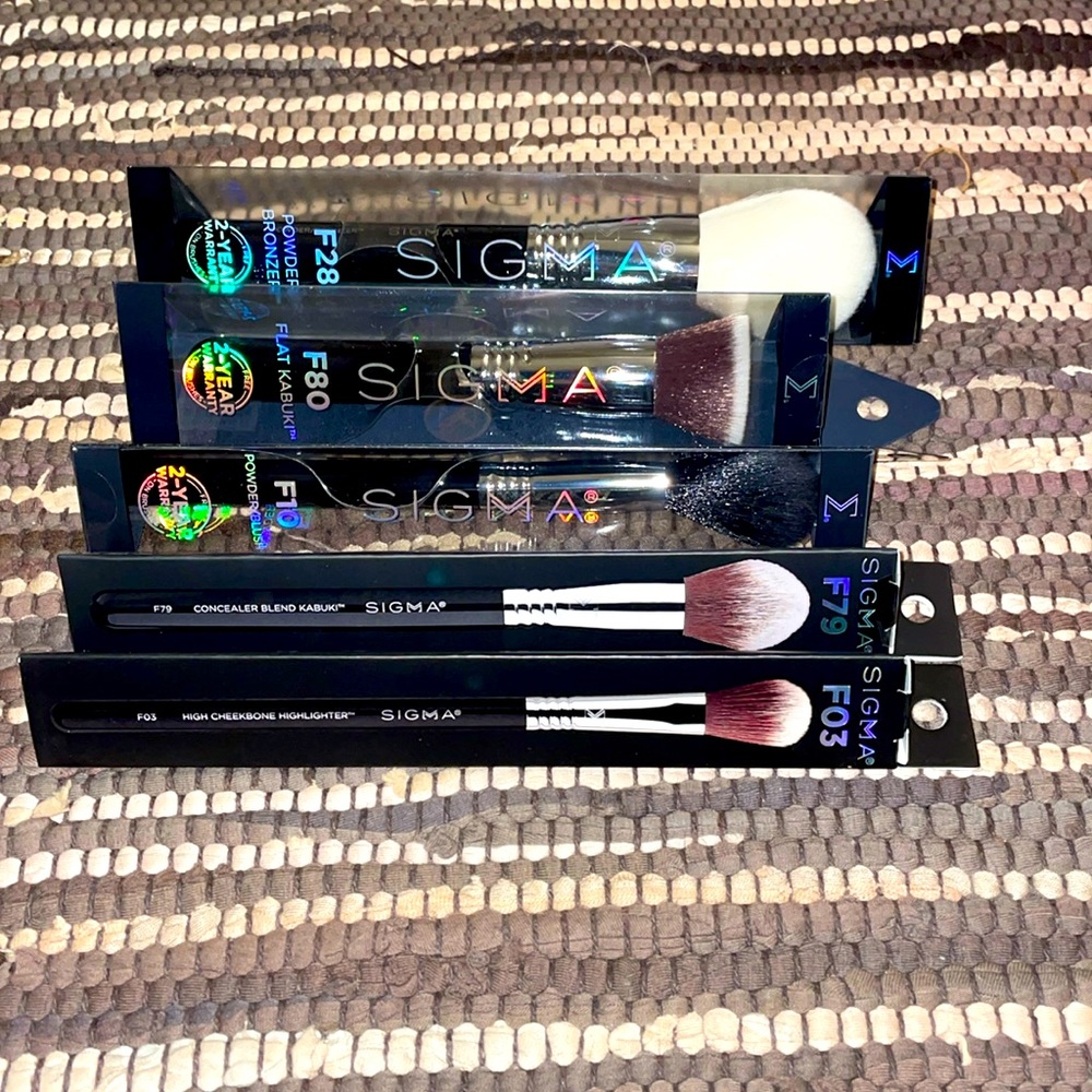 NIB 5 Piece Sigma Face Brush Bundle